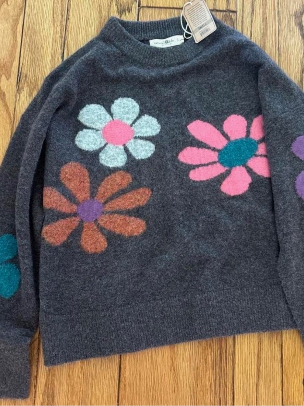 NATURAL LIFE Charcoal Gray Floral Crewneck Sweater with Multicolor Daisies
